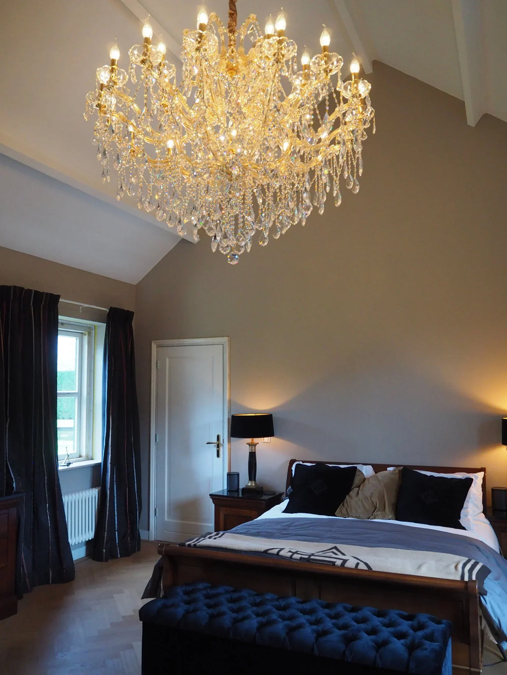 Luxury 25-Light Candle Crystal Chandelier in Gold/Chrome Finish