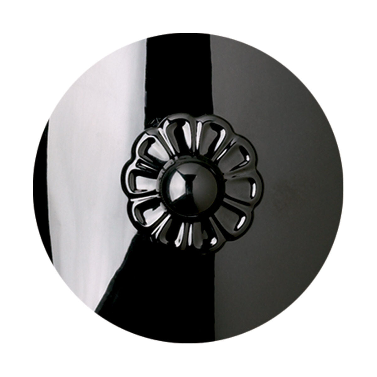 Riviko Regal Grandeur 8-Light Chandelier - Background Shot